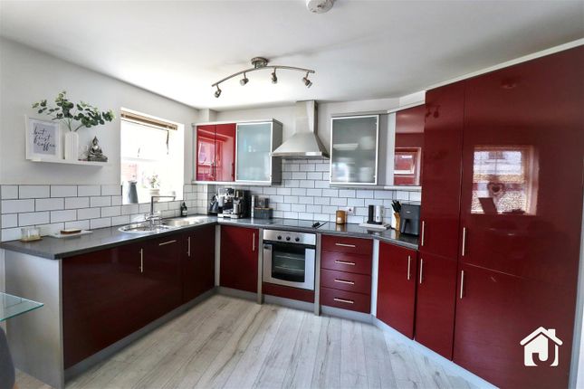 Flat 2, 4, Hooks Close, Anstey photo 4