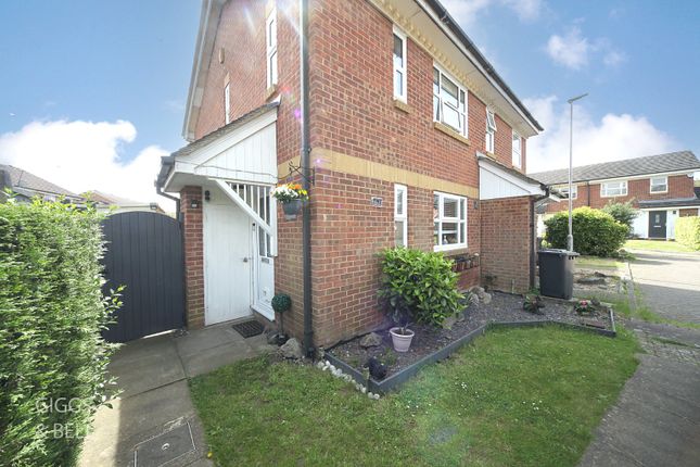 End terrace house for sale in Rochford Drive, Luton, Bedfordshire