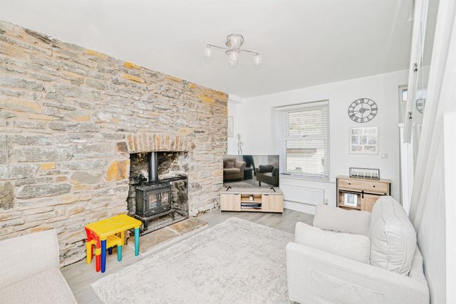 11, Court Colman Street, Bridgend photo 3