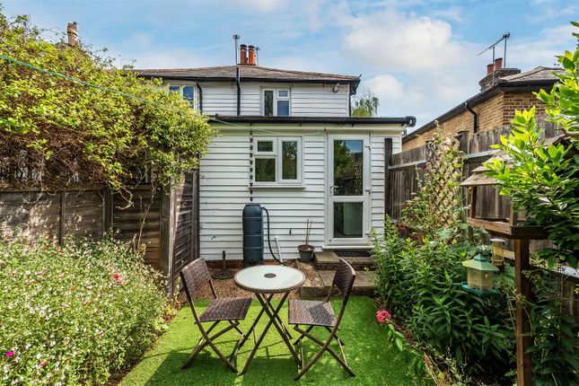 17, Middle Road, Leatherhead photo 4