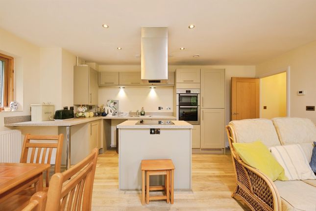 Flat 5, Monmouth House, Hereford Road, Monmouth photo 4