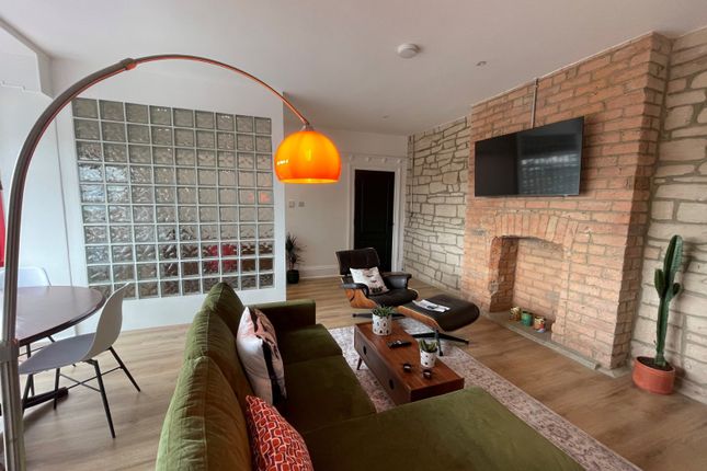 Flat 3, Laurel Bank,, Main Street, Leeds photo 3