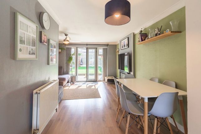 38, Lime Close, South Ockendon photo 4