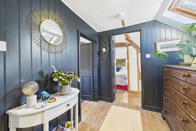 Cam01791G0-Pr0189-Still035