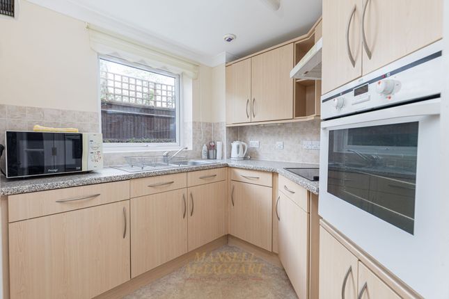 10 Millfield Court, Crawley photo 2