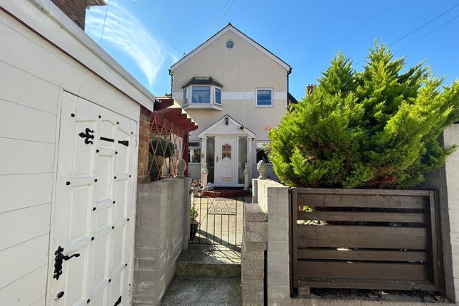 Thumbnail Detached house for sale in West Cliff Road, Broadstairs, Kent