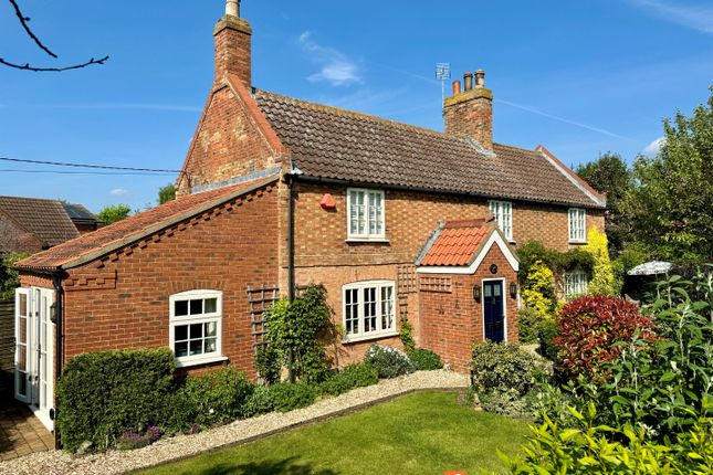 Thumbnail Cottage for sale in High Street, Carlton-Le-Moorland, Lincoln