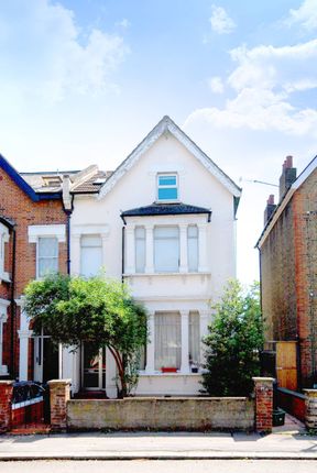 Thumbnail Flat for sale in Park Avenue N22, Wood Green, London,