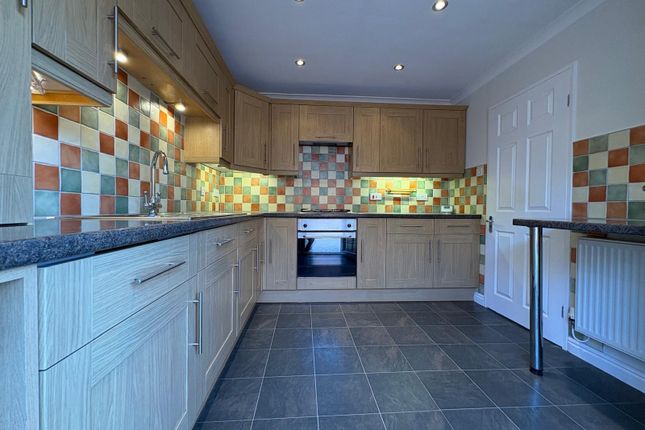 24, Milford Avenue, STOURPORT-ON-SEVERN photo 2