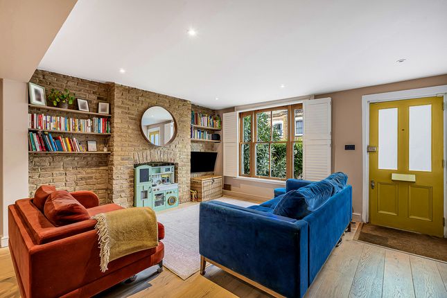 35, Mount Ash Road, London photo 3