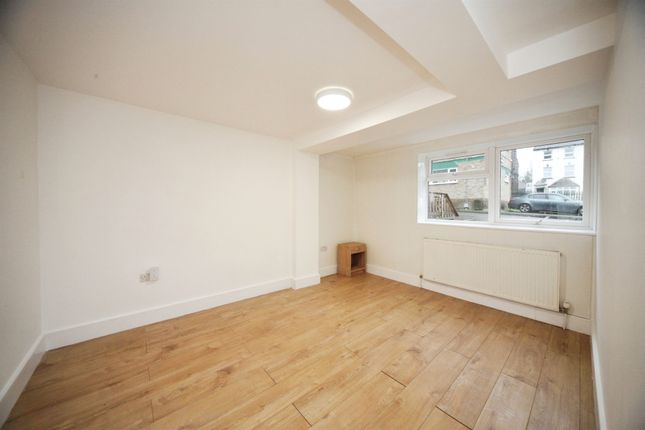 Flat 2a, Downton Court, Brook Street, Luton photo 4
