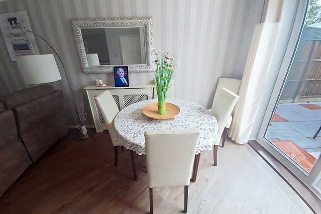 21 St. Benets Grove, King's Lynn photo 4