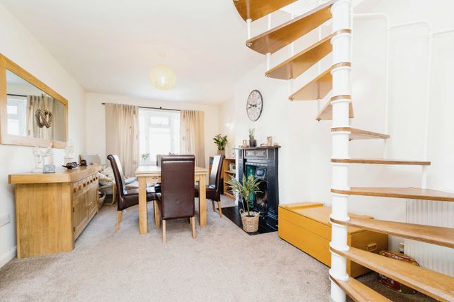 Maisonette for sale in River Way, Loughton, Essex