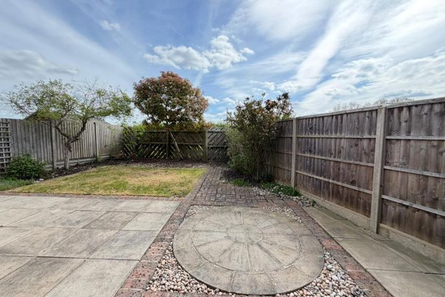 18, Merlin Drive, Sandy photo 3
