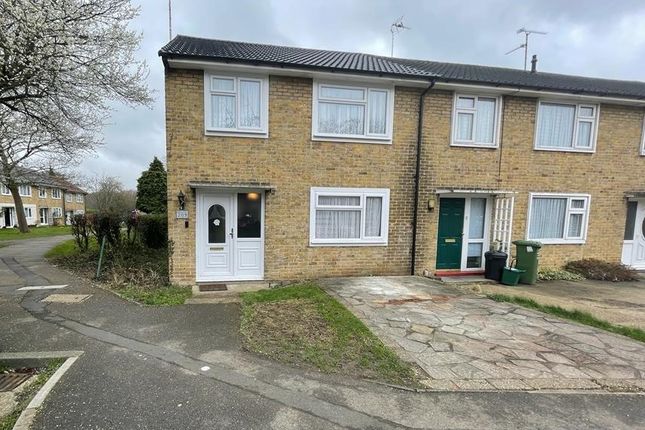 Thumbnail End terrace house to rent in Witchards, Basildon