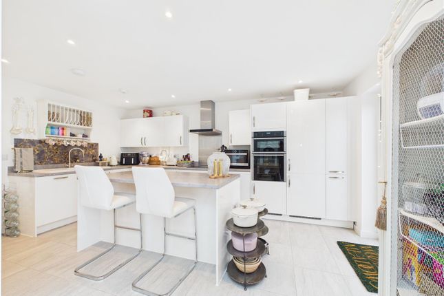 6, Severnbank Avenue, Newnham photo 2