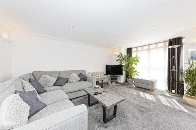 Flat 5, Carausius Court, Canterbury photo 3