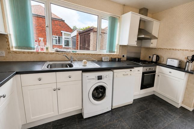 3, The Link, Bracebridge Heath photo 4