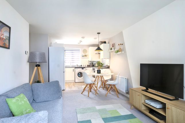 Flat 9, Merlin House, Centenary Way, Witney photo 5