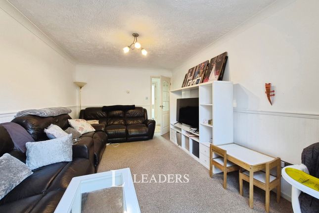 6, Brookside, Milton Keynes photo 3