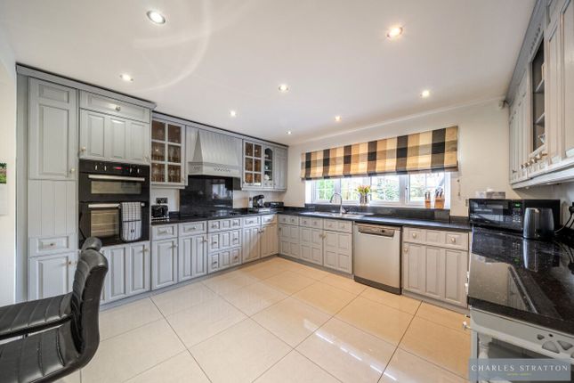 28 Brook Road, Romford photo 2