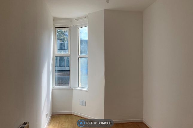 Flat   Stacey Road, Roath, Cardiff photo 3