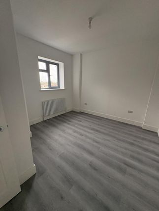 Flat 7, 277c Green Street, London photo 5