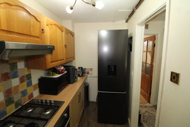 18, BAYLISS AVENUE, LONDON photo 4