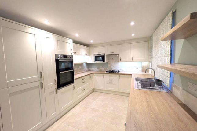 8, Charlwood Place, Reigate photo 2
