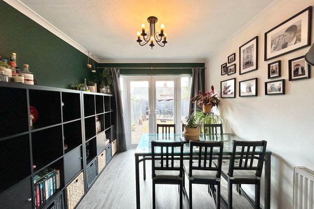 10 Manor Park, Exeter photo 4