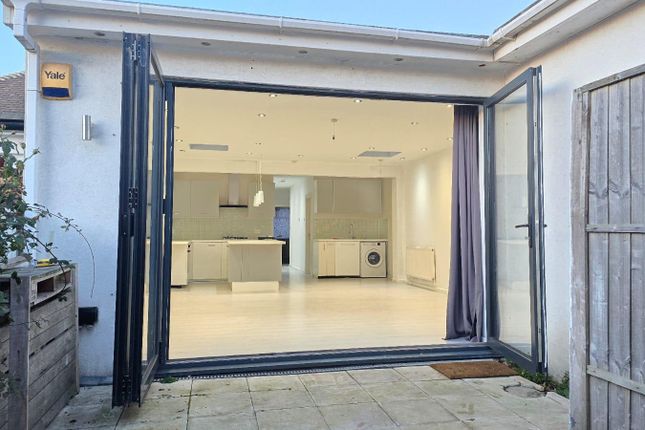 13, Purland Close, Dagenham photo 3
