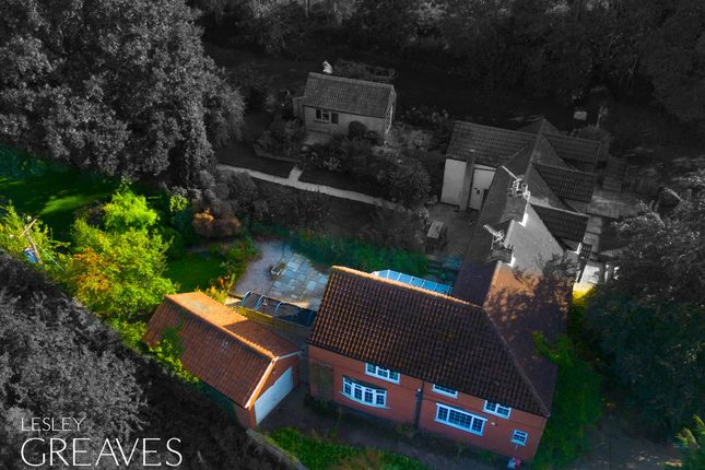 Cottage for sale in Lingwood Lane, Woodborough, Nottingham