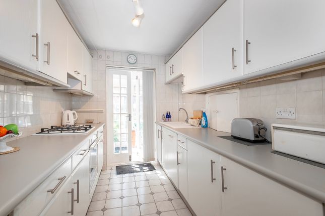 5, Pine Grove, London photo 2