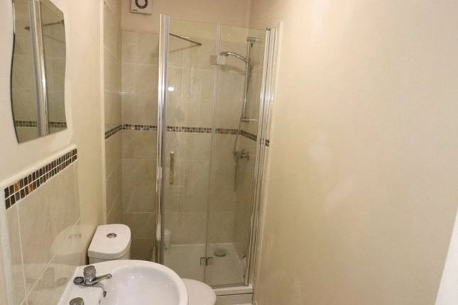 Room 7 , 138, Chalkhill Road, Wembley photo 2