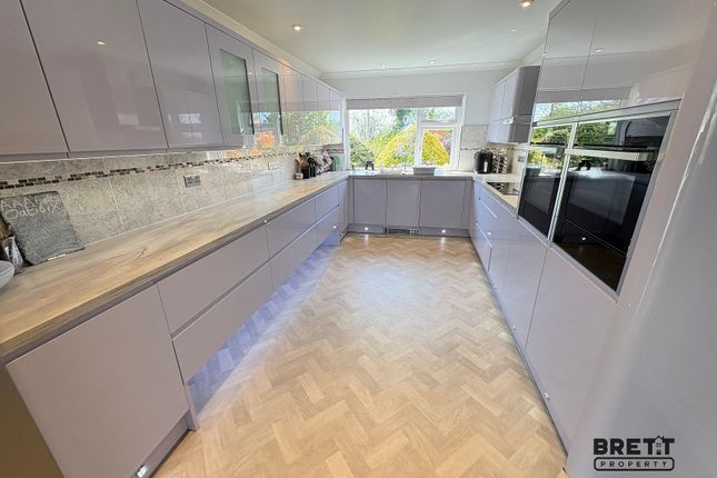 4, Ruther Park, Haverfordwest photo 2