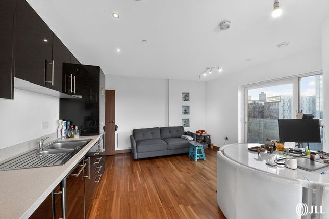 30, River Heights, 90, High Street, London photo 4