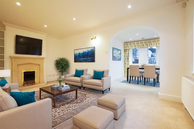 4, Warwick Mews, Stratford-Upon-Avon photo 2