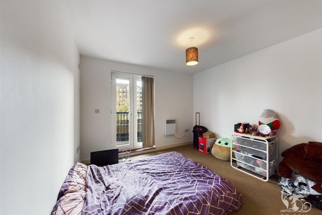 Flat for sale in Argent Court, Argent Street, Grays