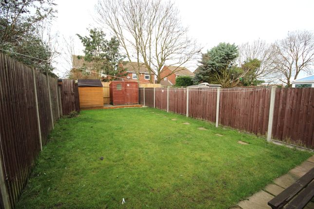 Barnston Close, Bedfordshire photo 2