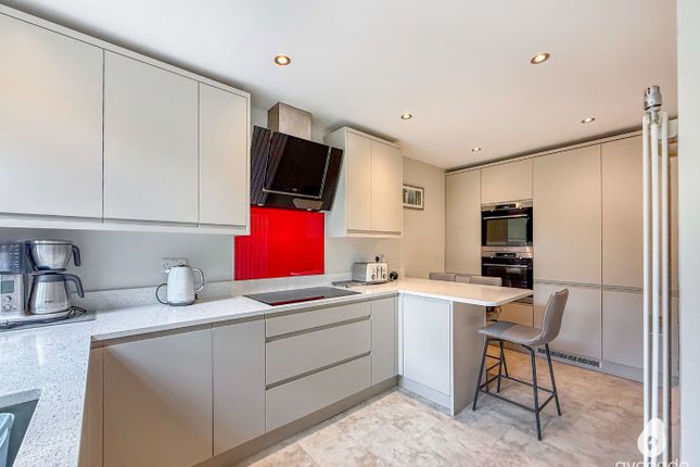 3 Greystoke Road, Caversham, Berkshire photo 2