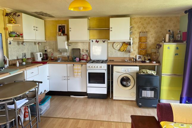 Mobile/park home for sale in Park Avenue, Sheerness