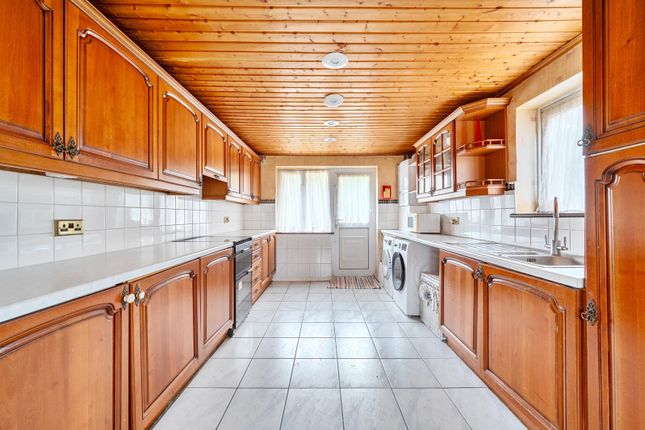 34, Mountside, Stanmore photo 4