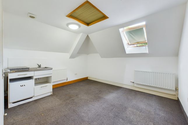 Thumbnail Property to rent in Bills Inclusive, The Clock House, Frogmoor, High Wycombe