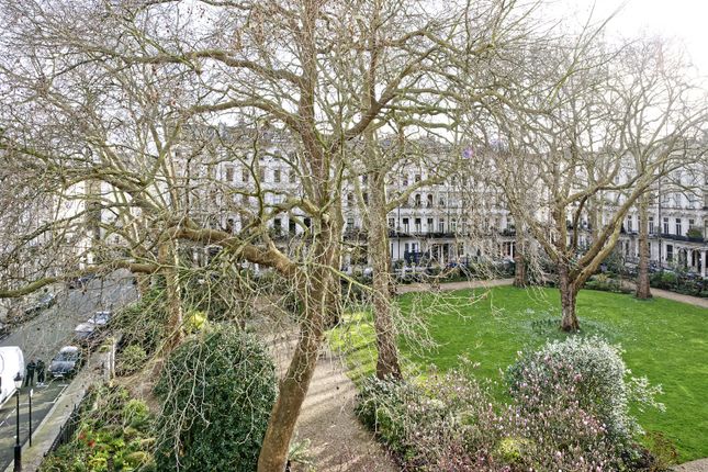 Flat to rent in Ennismore Gardens, London
