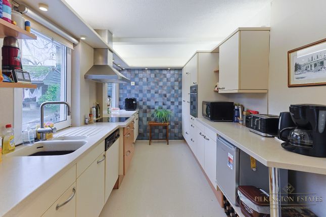 16 Uplowman Road, Tiverton, Devon photo 4
