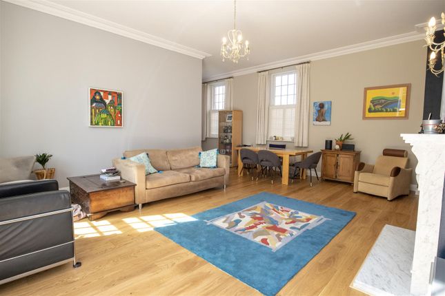 Flat 5, Lords Wood House, 18 Cayton Road, Coulsdon photo 4