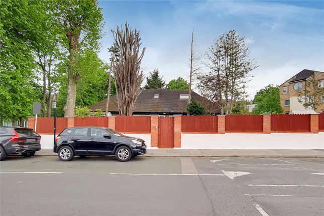 Thumbnail Bungalow for sale in Upper Beulah Hill, London