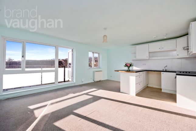 25 Mayfield Court,, Lustrells Vale, Brighton photo 3