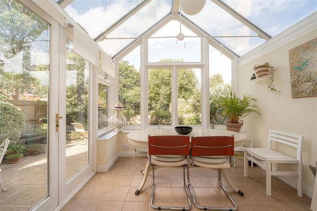 30, Bolton Gardens, Teddington photo 4