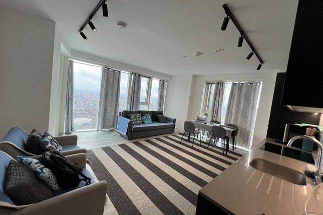 Flat 2105, 8, Portal Way, London photo 4